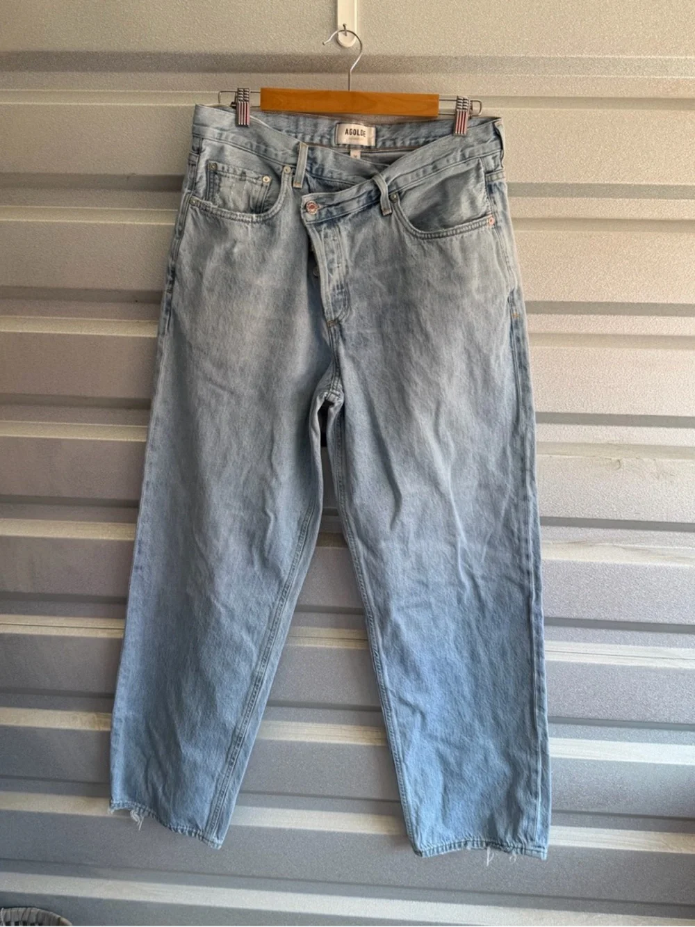 Agolde Criss Cross Upsized Jean in Suburbia - Picture 2 of 8